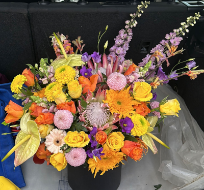 luxory hatbox - with all the season colours in a big hat box .you name it we make it ,all we need is your buget